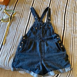 Vintage Gap Dark Denim overall shorts - medium